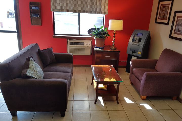 Le Mars Inn & Suites - thumb 6