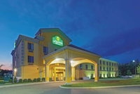 La Quinta Inn  Suites by Wyndham Richmond - Kings Dominion