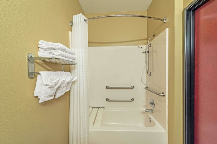 Days Inn By Wyndham Rockdale Texas - thumb 4