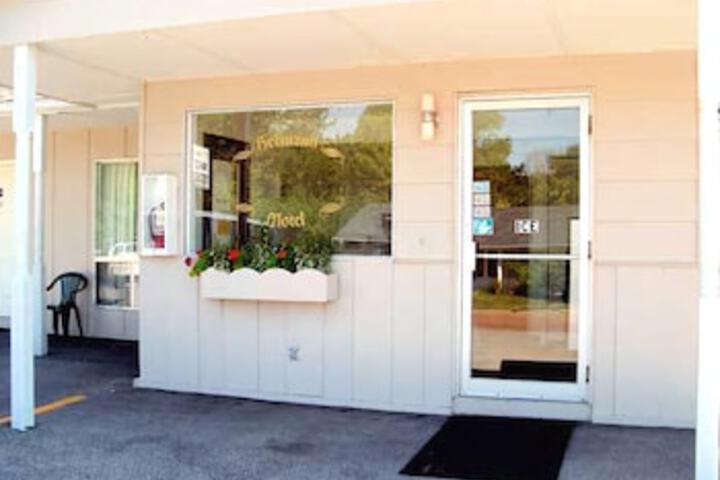 Hermann Motel - thumb 0