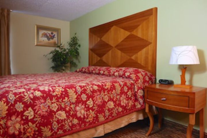 Columbia Gorge Inn - thumb 0