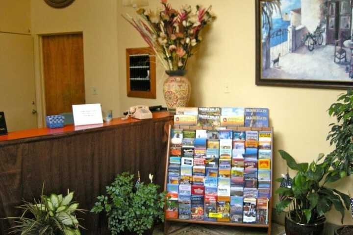 Columbia Gorge Inn - thumb 6