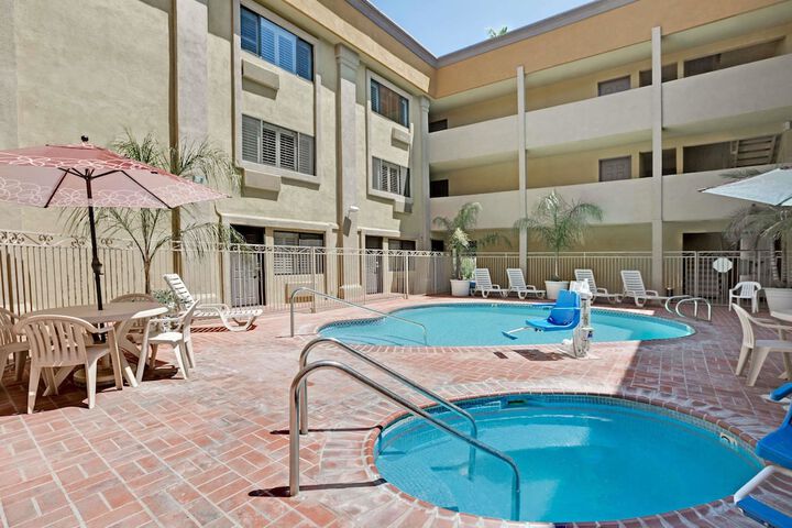 Days Inn By Wyndham West Covina - thumb 2