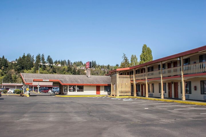 Econo Lodge Inn & Suites - thumb 1