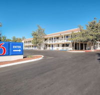Motel 6 Redding CA - South - Students Accommodation