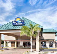 Days Inn  Suites by Wyndham Davenport - China Accommodation