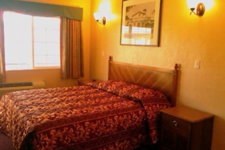 Aqua Inn Motel - thumb 0