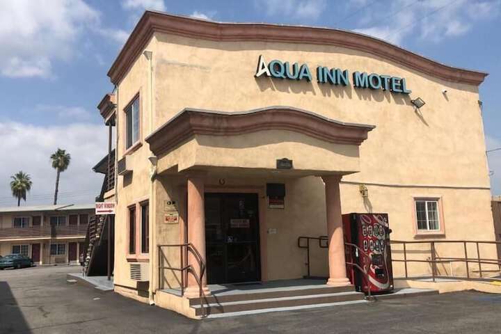 Aqua Inn Motel - thumb 1