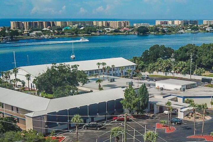 The Suites At Marina Bay - thumb 1