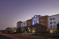 Holiday Inn Express Suites Belmont an IHG Hotel