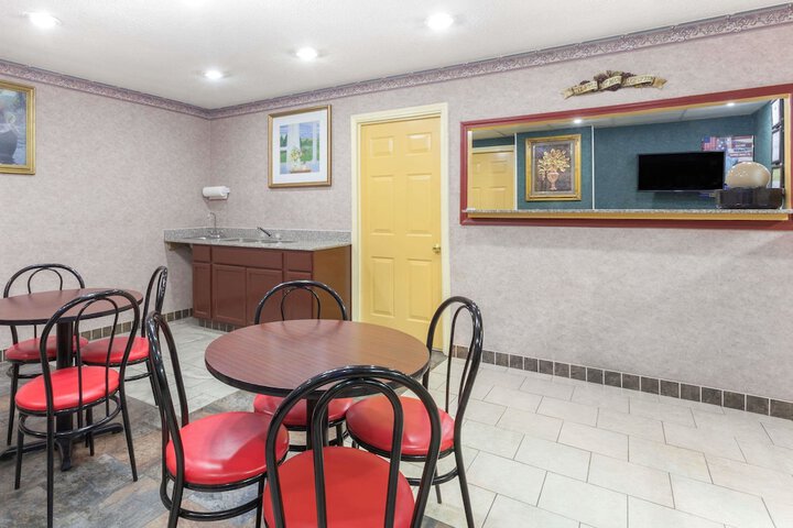 Days Inn By Wyndham Holladay - thumb 1