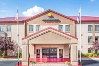 Comfort Inn  Suites at Stone Mountain