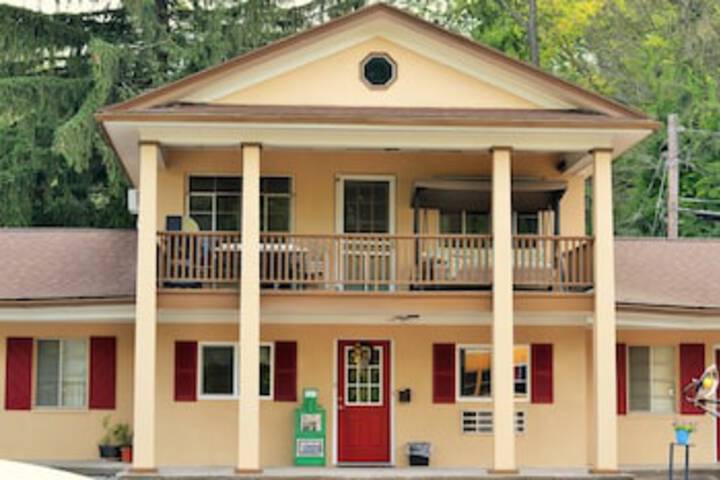 Holiday Motel - thumb 0