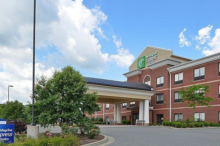 Holiday Inn Express & Suites Bridgeport, An IHG Hotel - thumb 2