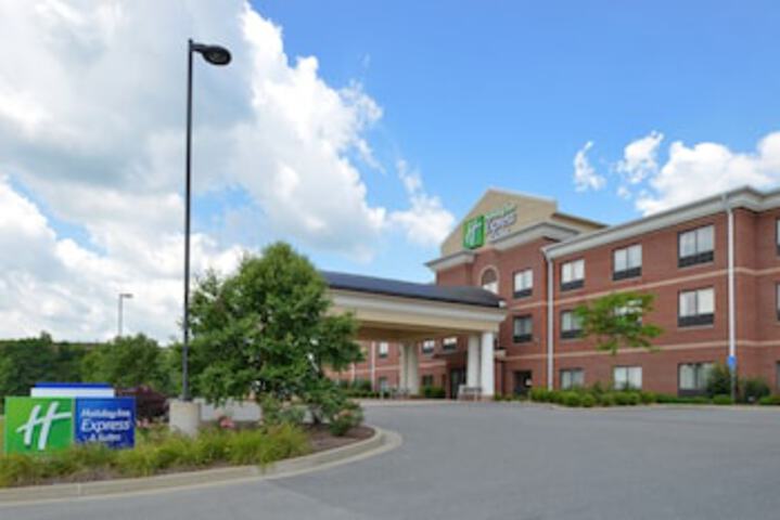 Holiday Inn Express & Suites Bridgeport, An IHG Hotel - thumb 0