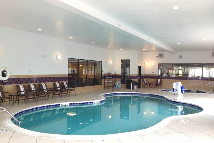 Holiday Inn Express & Suites Bridgeport, An IHG Hotel - thumb 3
