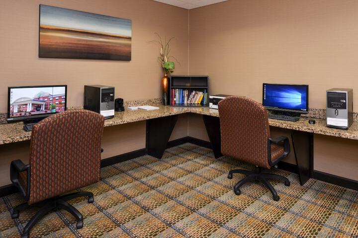 Holiday Inn Express & Suites Bridgeport, An IHG Hotel - thumb 6