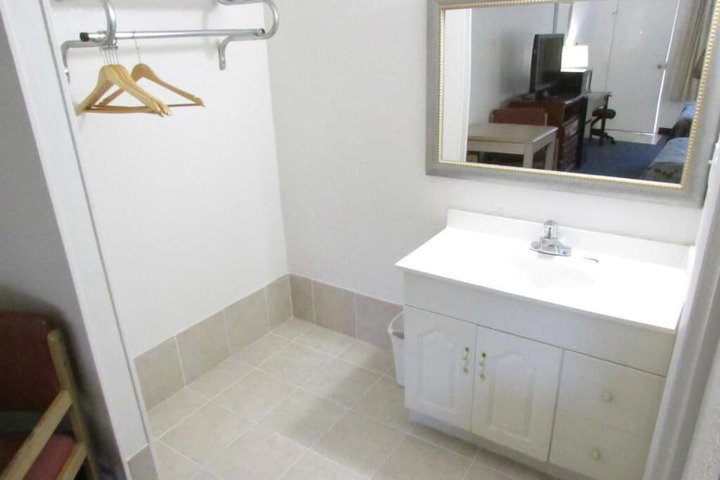 Parsons Inn - thumb 4