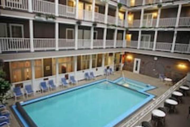 Lake View Hotel - thumb 2