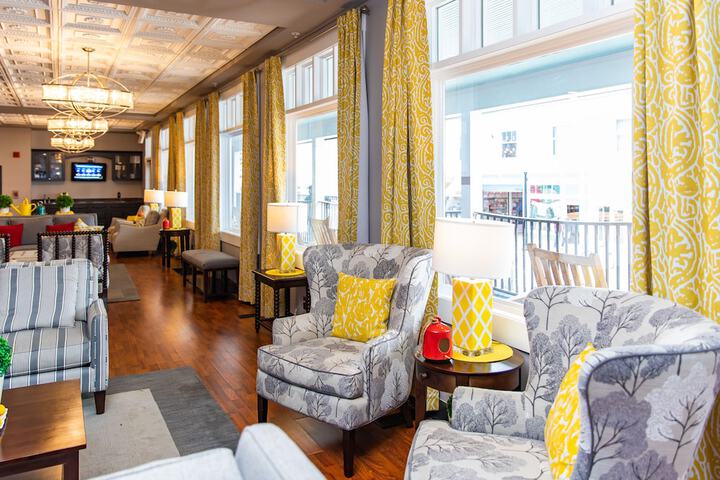 Lake View Hotel - thumb 5