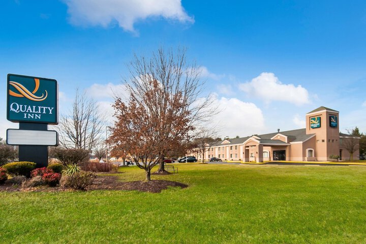 Quality Inn - thumb 1