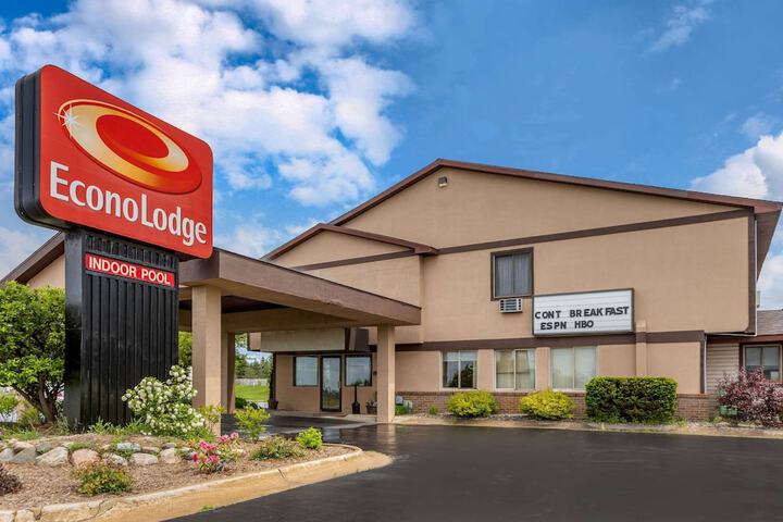 Econo Lodge Traverse City - thumb 2