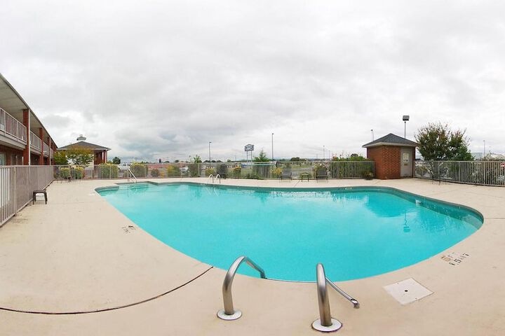 Quality Inn Russellville I-40 - thumb 2