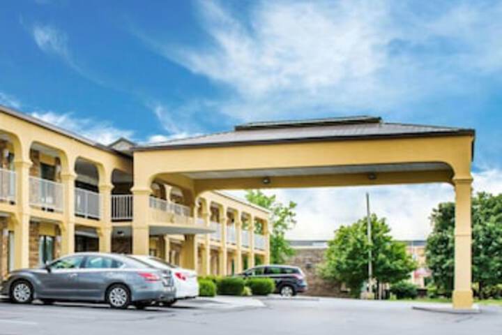 Econo Lodge - thumb 0