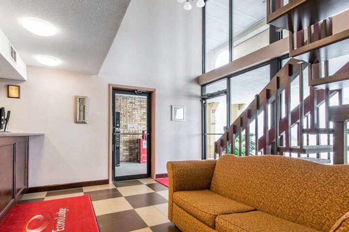 Econo Lodge - thumb 7