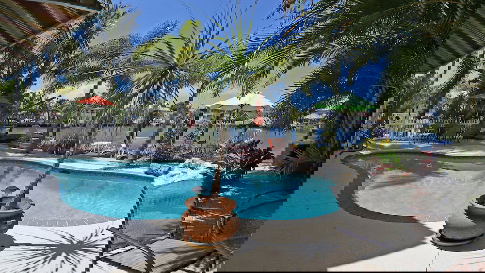 Manatee Bay Inn - thumb 3