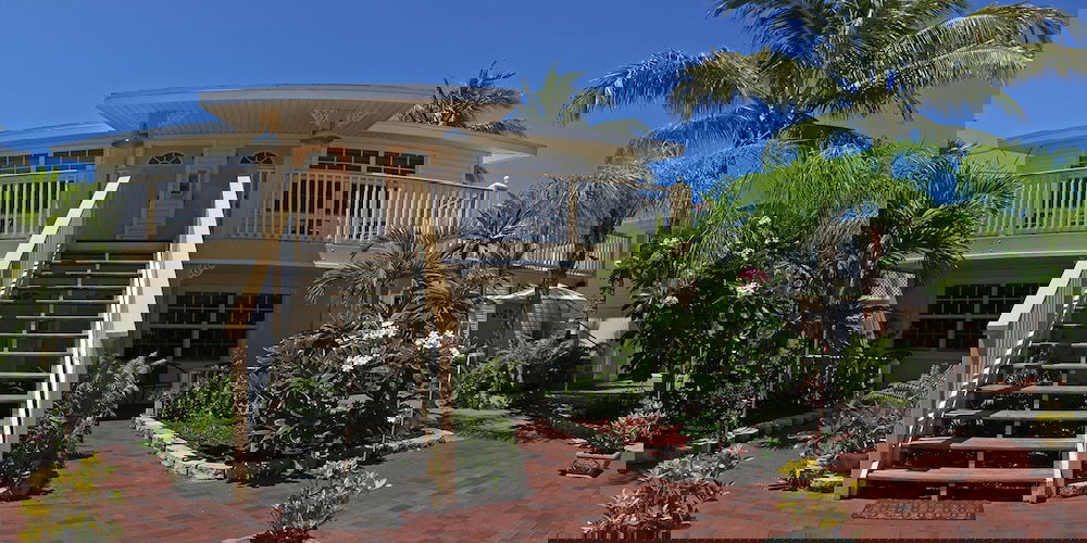 Manatee Bay Inn - thumb 0