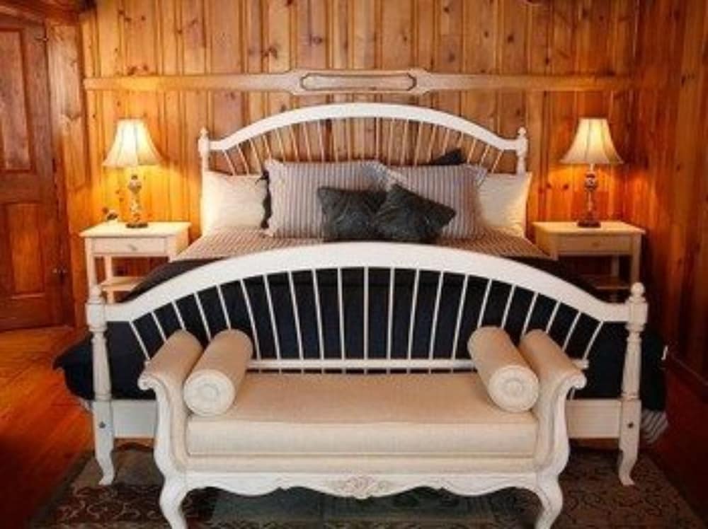 Chalet Of Canandaigua - thumb 4