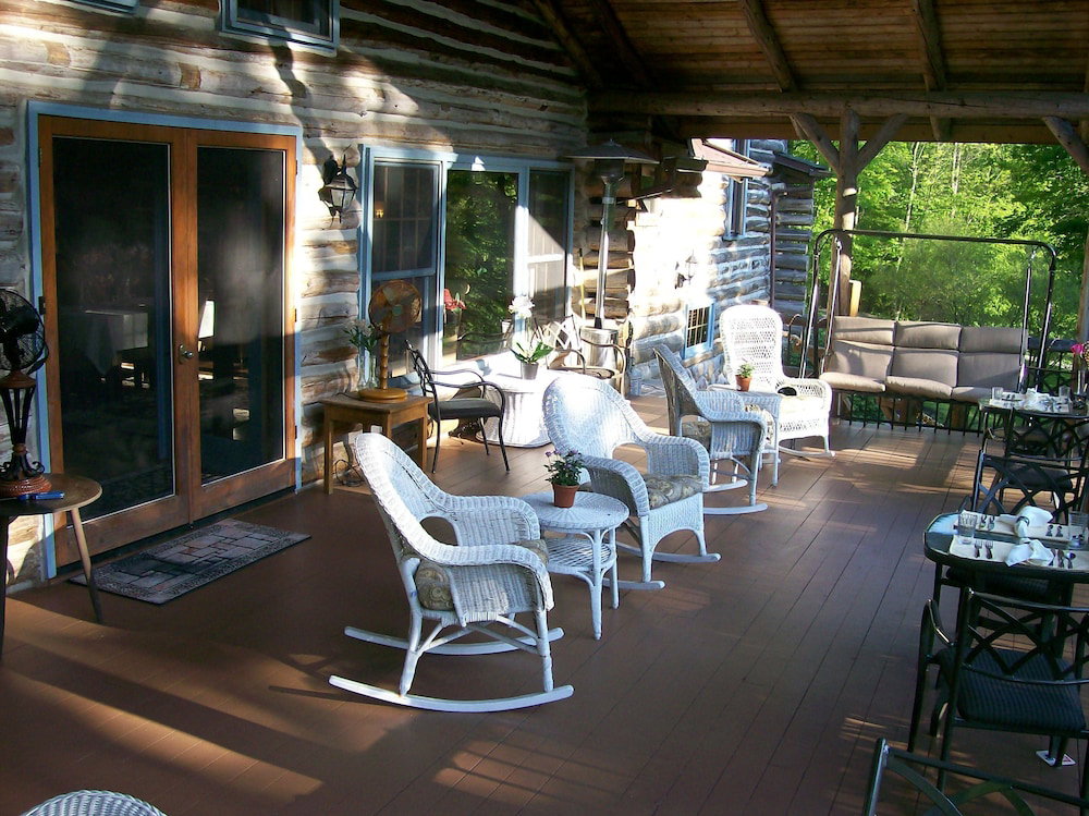 Chalet Of Canandaigua - thumb 6