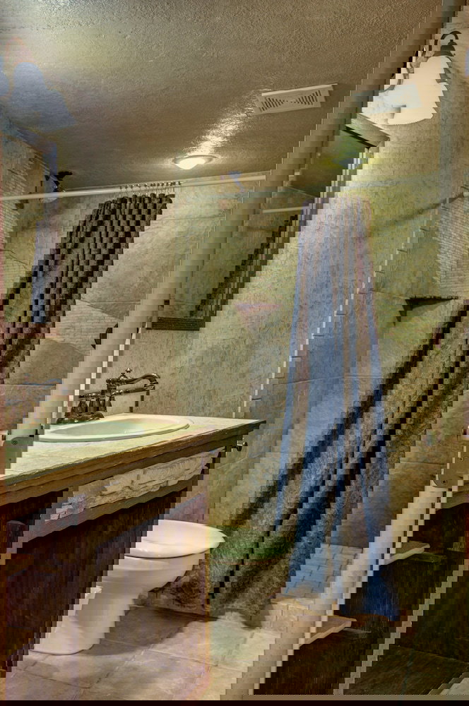 Amid Summer's Inn B&B - thumb 1