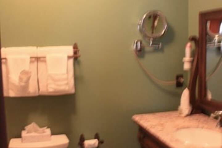 Anniversary House - thumb 4