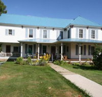 Spruce Lodge Bed  Breakfast  Guest Cottage - USA Accommodation