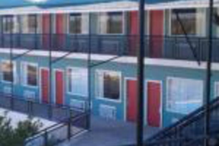 Flagship Inn - thumb 0