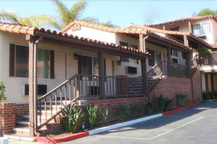 Woods Cove Inn - thumb 3