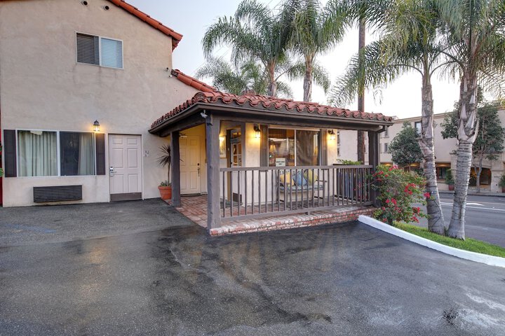 Woods Cove Inn - thumb 2