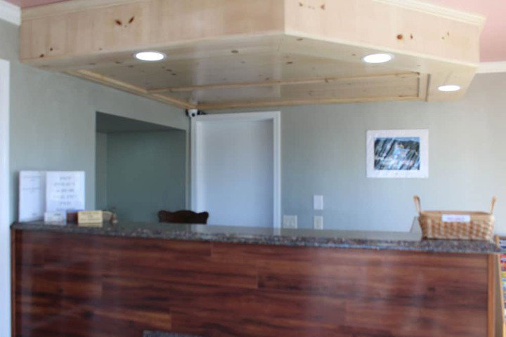 Beachwalker Inn And Suites - thumb 1