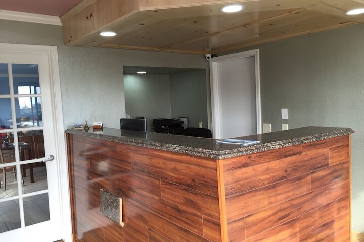 Beachwalker Inn And Suites - thumb 3