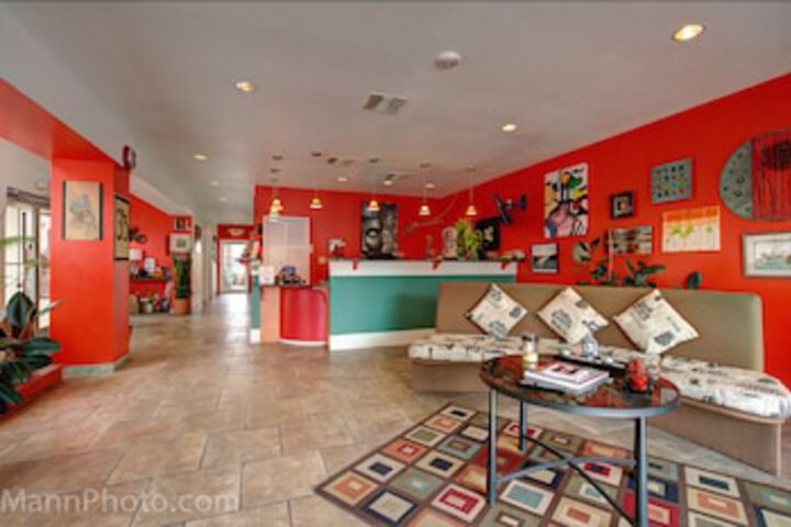 Whispering Palms Inn - thumb 0