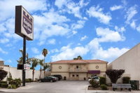 Knights Inn and Suites Bakersfield