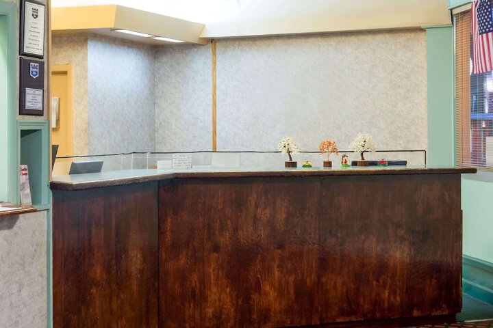 Knights Inn Fayetteville - thumb 2