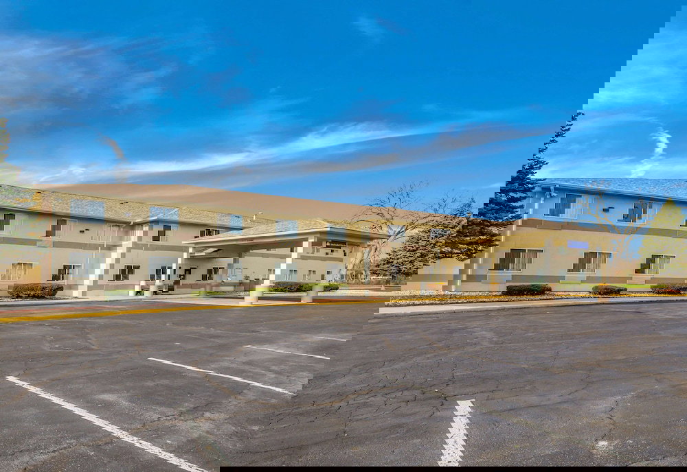 Americas Best Value Inn Charlotte, MI - thumb 4