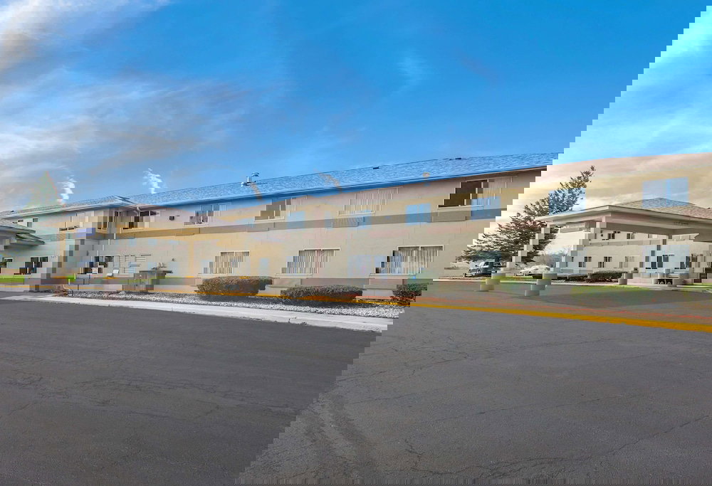 Americas Best Value Inn Charlotte, MI - thumb 3