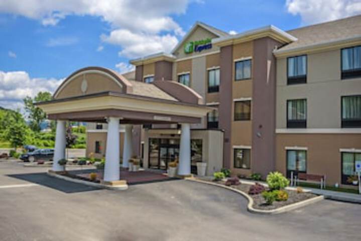 Holiday Inn Express Bradford, An IHG Hotel - thumb 0