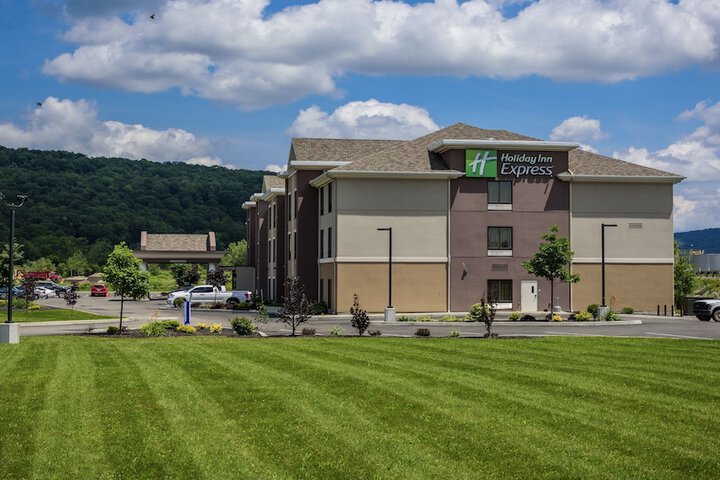 Holiday Inn Express Bradford, An IHG Hotel - thumb 1