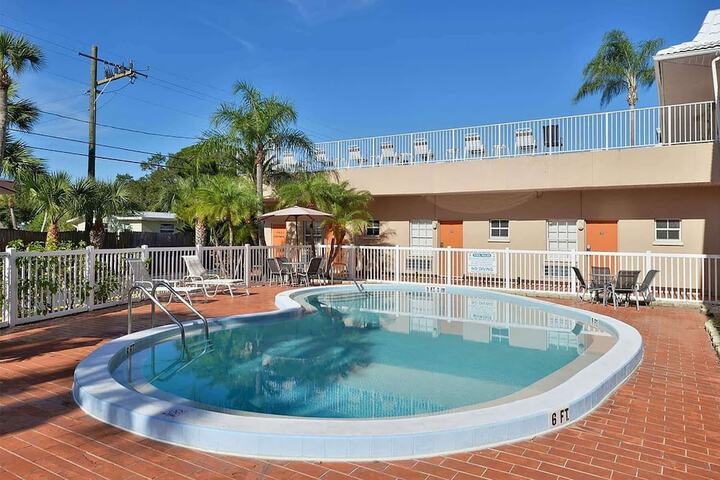 Travelodge By Wyndham Venice - thumb 2