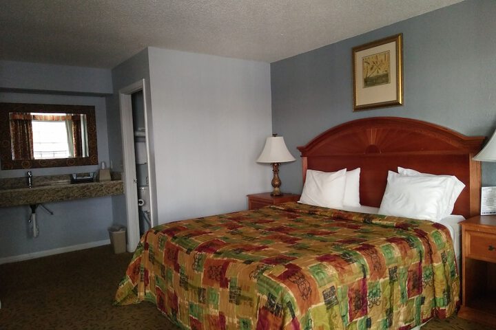 Travelodge By Wyndham Venice - thumb 6